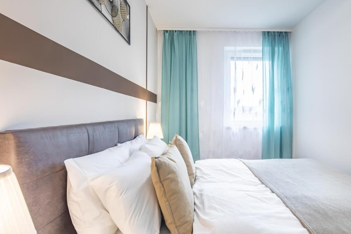 Central - New - Cozy Stay บูดาเปสต์ ภายนอก รูปภาพ