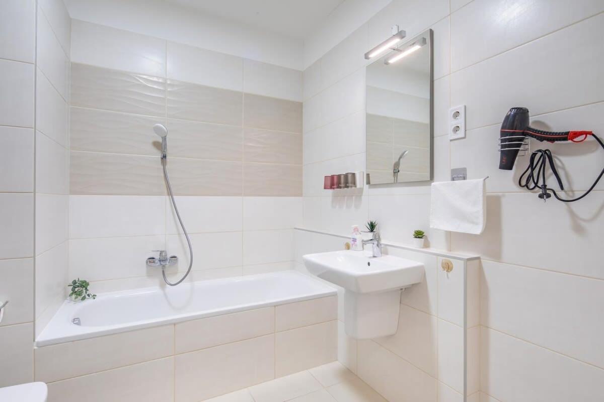 Central - New - Cozy Stay บูดาเปสต์ ภายนอก รูปภาพ