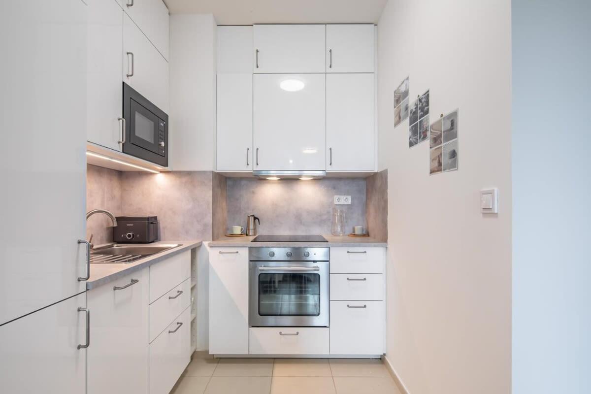 Central - New - Cozy Stay บูดาเปสต์ ภายนอก รูปภาพ