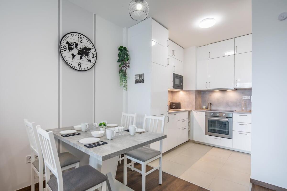 Central - New - Cozy Stay บูดาเปสต์ ภายนอก รูปภาพ